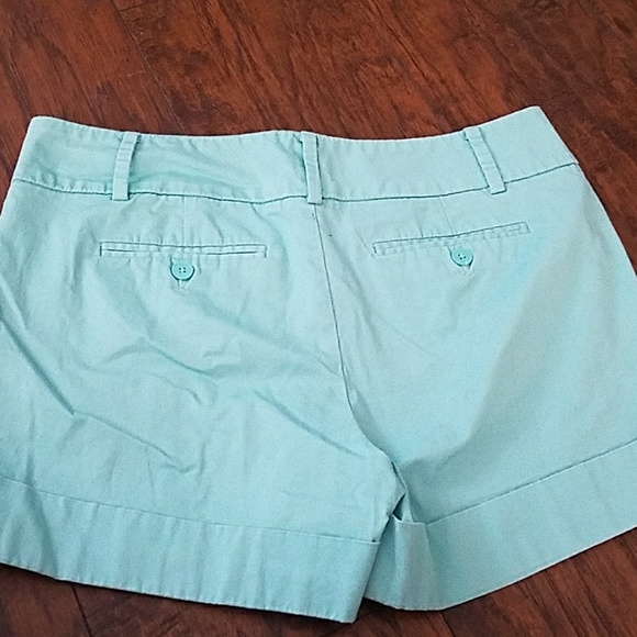 New York and Company short - Picture 2 of 3